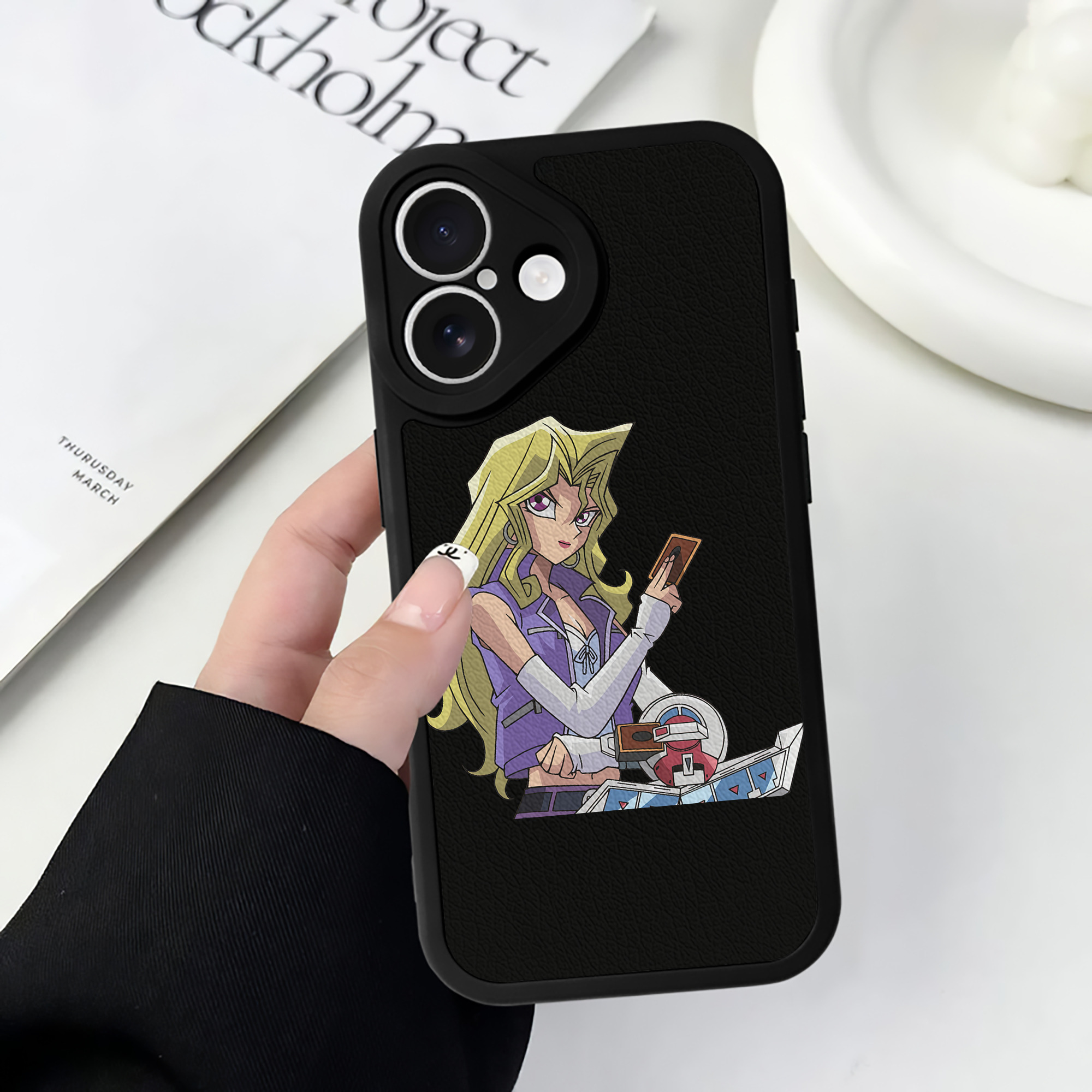 遊☆戯☆王 Yu-Gi-Oh! 【iPhone 16シリーズ対応】シリコンスマホケース（レザー調） 材質：シリコン